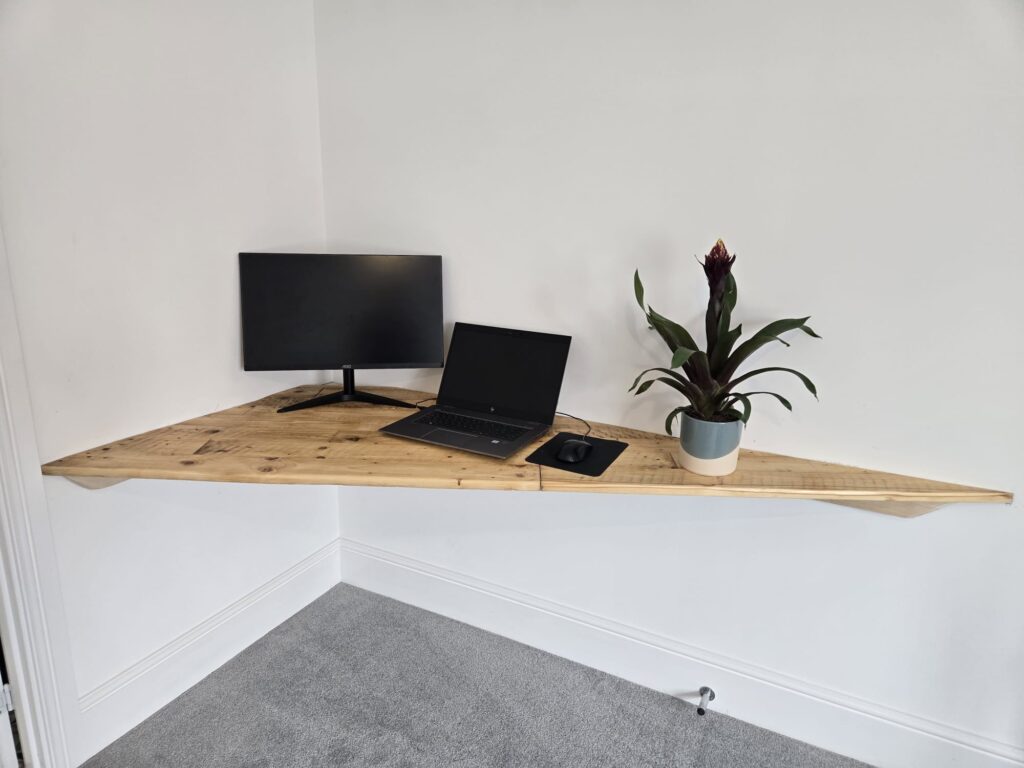 When a dead space in a new build house needed to be used as a home office.